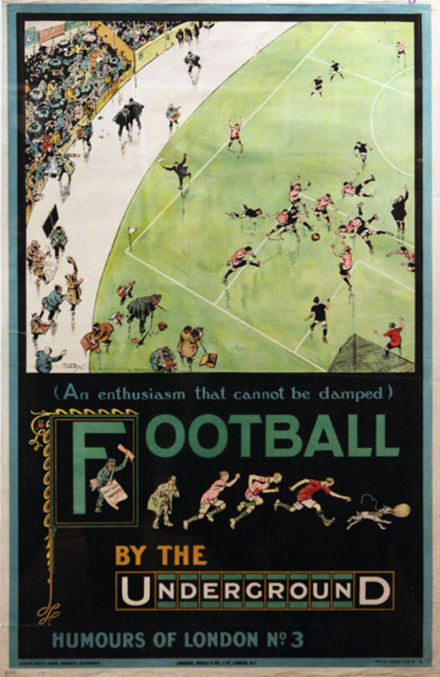 Ein Vintage-Plakat, das eine Menge Menschen bei einem Fußballspiel in einem Stadion zeigt, mit der Aufschrift "Fußball by the Underground - Humours of London No. 3" oben.