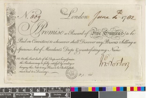 Schwarz-weißes Dokument mit handgeschriebener Text, amtlichem Stempel und Farbskalen am unteren Rand, die eine Belohnung von fünf Emiraten für die Meldung von Fälschern angeben.