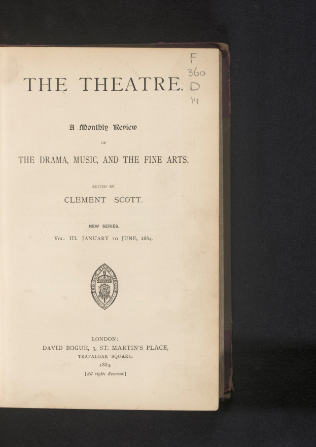 Der Umschlag eines aufgeschlagenen Buches mit dem Titel "The Theatre: A Monthly Review of the Drama, Music, and the Fine Arts" mit sichtbarem Text und einem Logo auf einer Innenseite.