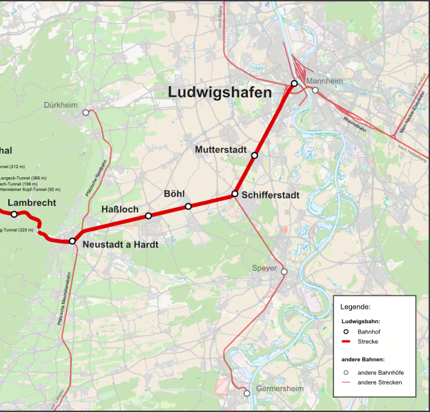 Eine Karte von Ludwigshafen, Deutschland, mit einer roten Linie, die die Bahnroute zeigt, und Text, der die Länge, Entfernung und Sehenswürdigkeiten der Bahn beschreibt.