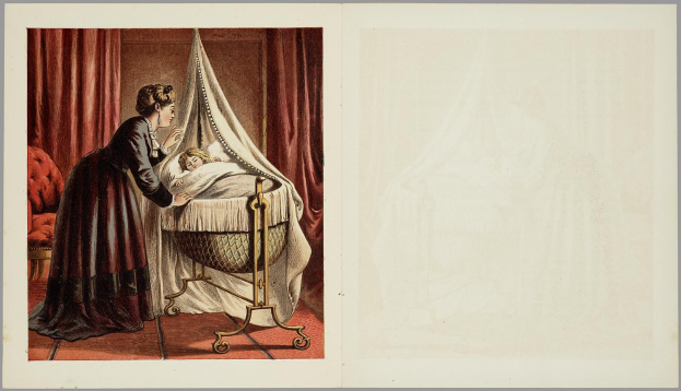 Eine Frau steht neben einer Wiege, die mit einem Tuch bedeckt ist, mit Vorhängen im Hintergrund; ein Stuhl und ein Tisch sind links, und Papiere mit einer Gravur einer Mutter und eines Kindes sind rechts.