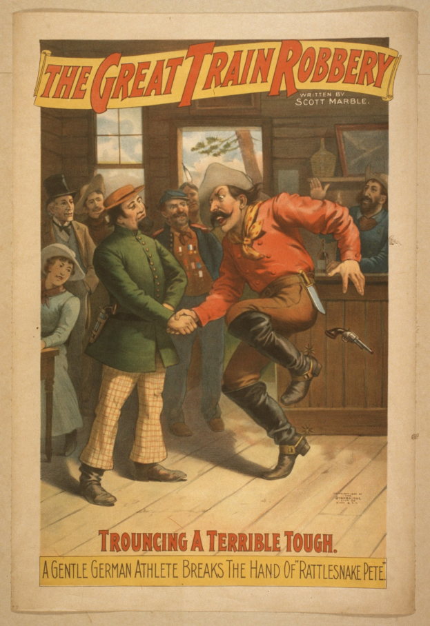 Plakat, das eine Gruppe von Menschen auf einem Boden zeigt, wobei einer eine Waffe hält, ein Fenster und eine Wand im Hintergrund und Text, der "Der große Zugraub - Trouching a Terrible Tough" an der Ober- und Unterseite liest.